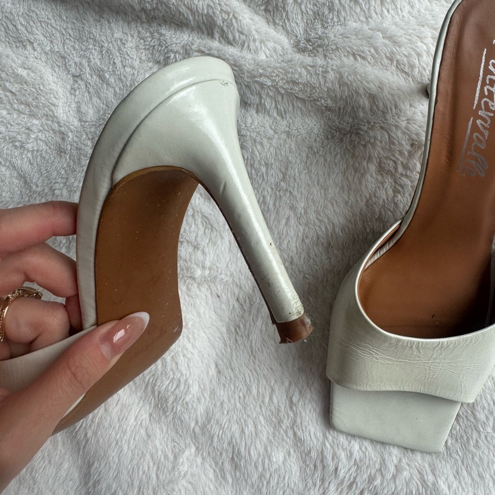 White Sandals / Heels - Picture 2 of 3